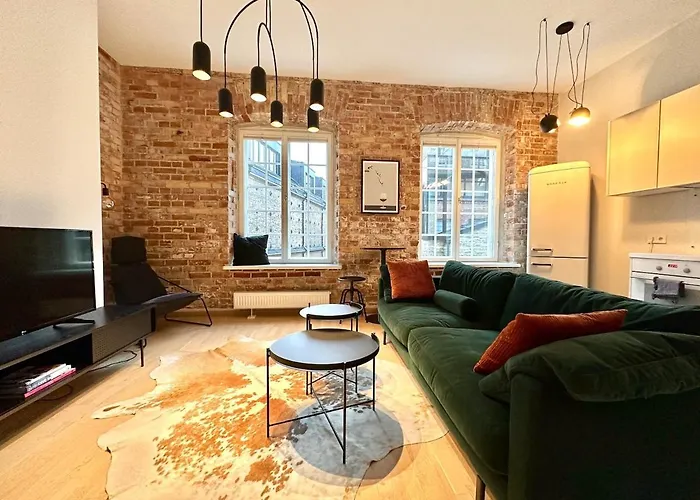 Modern Loft In Center